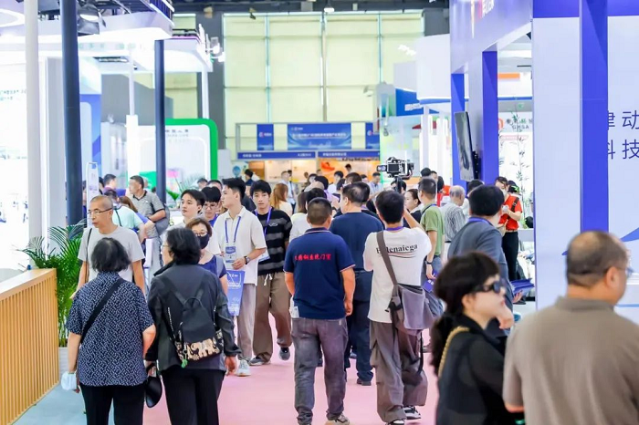 轻喜到家亮相2024广东家博会获评年度领军企业(图4)