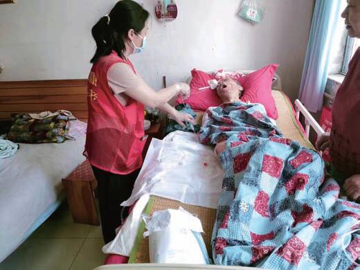 用心用情关怀守护失能老人济宁市任城区打造长期护理保险高效管理体系(图1)