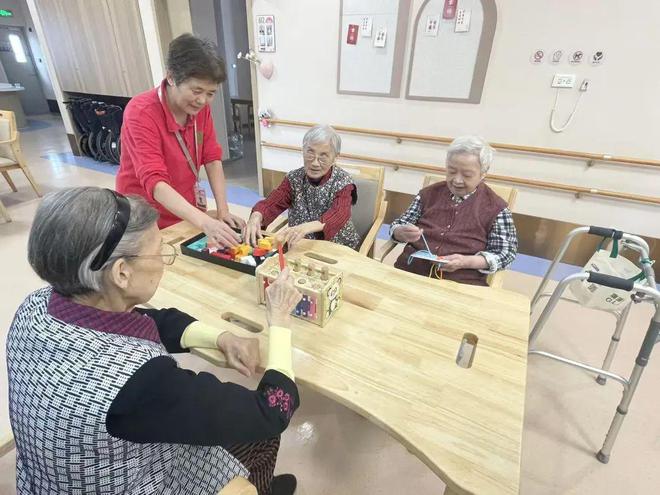 100岁老人就有10名的养护院究竟什么样？(图9)