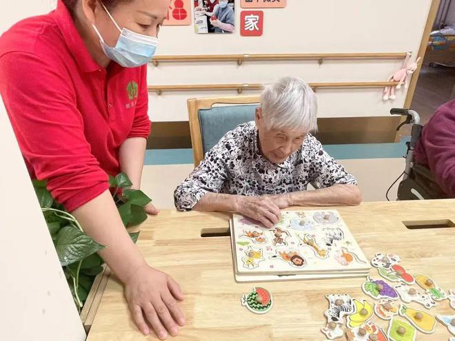 100岁老人就有10名的养护院究竟什么样？(图6)