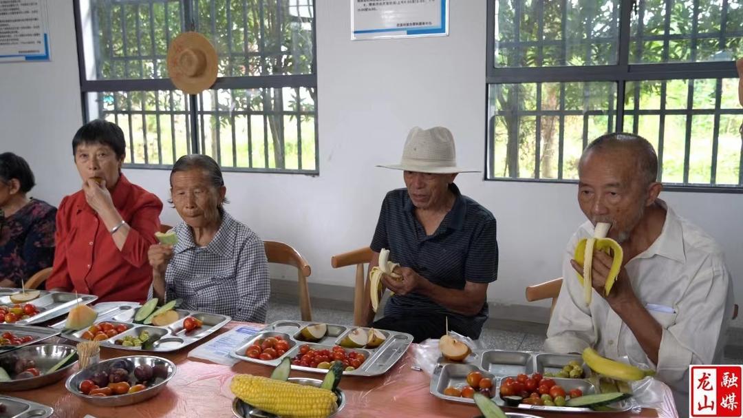 龙山县打造多层次养老服务体系让老年人安享晚年(图1)