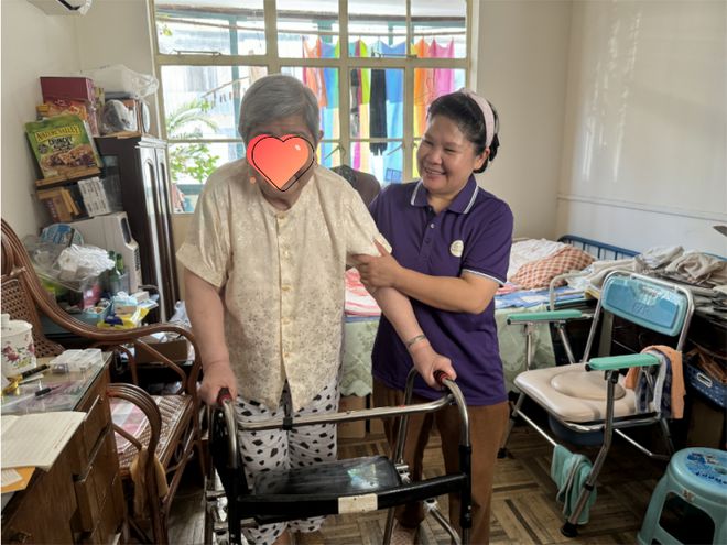 把床位“搬进家”老人可在家享受养老院服务！(图2)