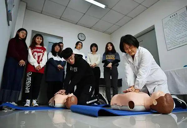 九游会J9网站：原来这个就业缺口这么大多所高校开设这个专业(图2)