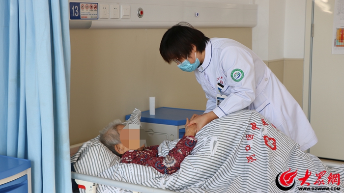 九游会J9平台：河口区探索“家医式”长护服务模式提升失能人群幸福指数(图1)