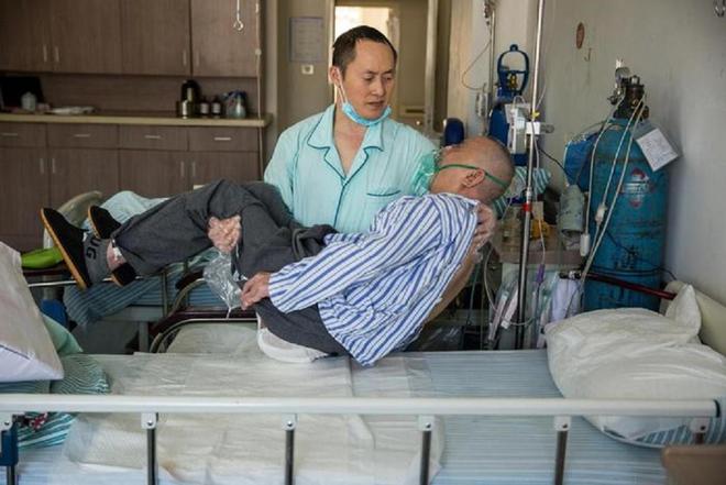 护工虐待老人发生率超15%！国家推出免陪照护制度到底有没有用(图11)