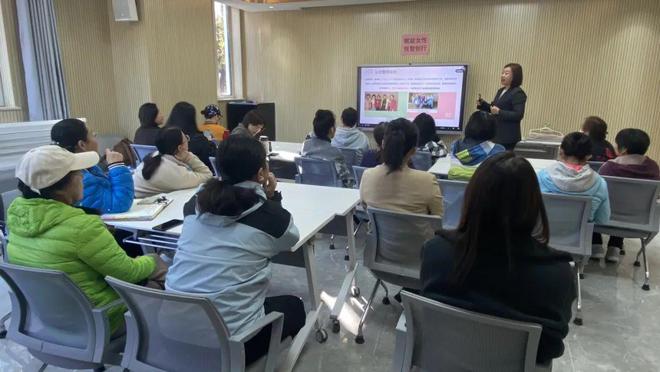 巾帼家政｜技能培训促发展巾帼家政暖民心——服务与再就业能力提升培训圆满收官(图1)