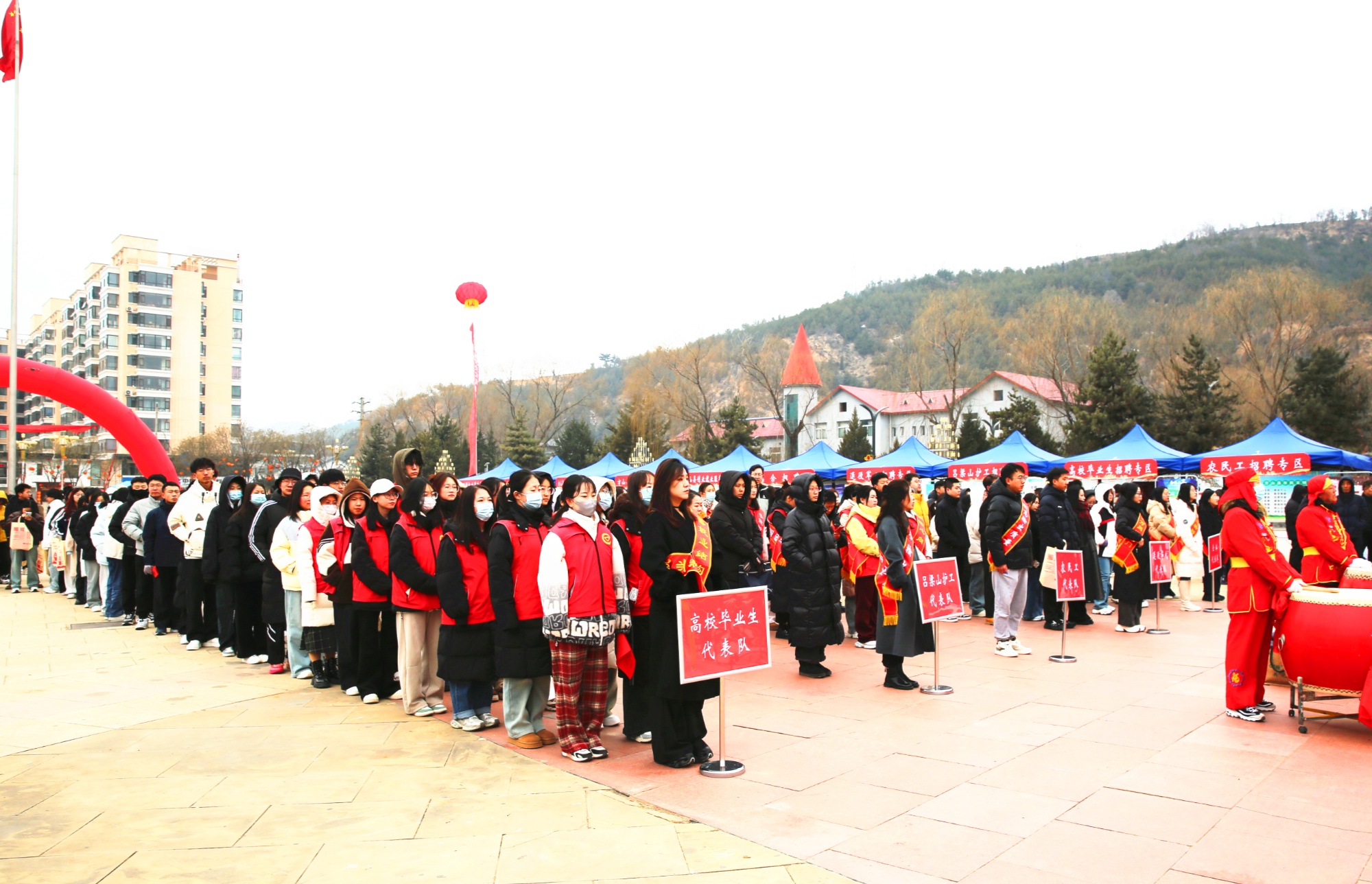 山西方山举行“春风行动”专场招聘会(图2)