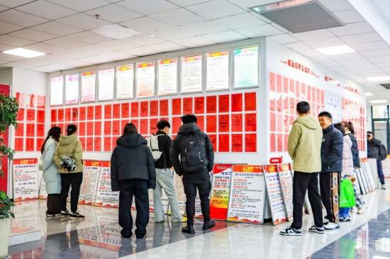 金华婺城零工市场一站式服务促就业(图4)