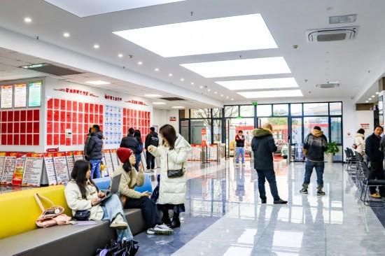 金华婺城零工市场一站式服务促就业(图1)