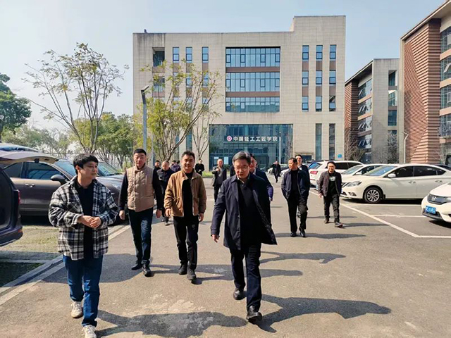 民建泸州市委会开展2025年首次“大走访、大调研”活动(图1)
