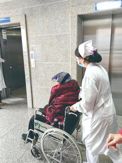 九游会J9网站：莆田平民医院：医养结合托起幸福“夕阳红”(图3)