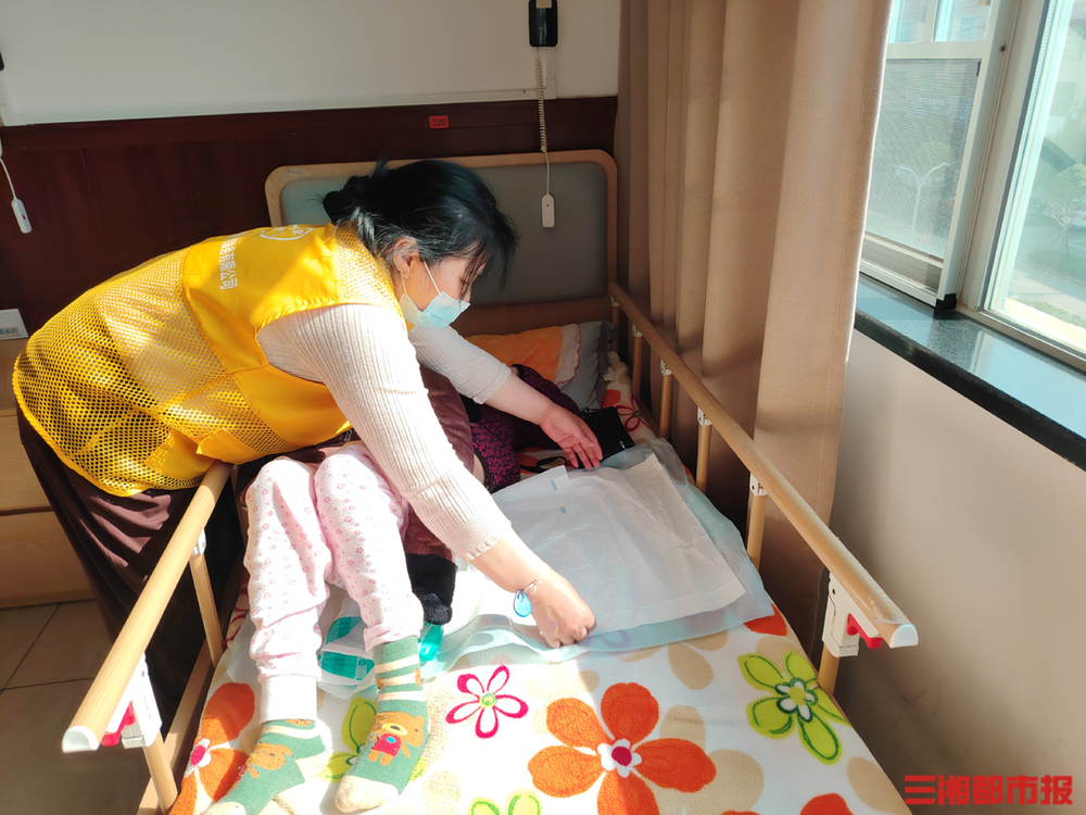 九游会J9平台：集中照护困难失能老年人湖南推行这些举措(图3)