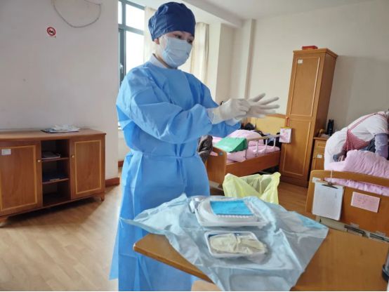 高东社区卫生服务中心：护理服务暖银龄医养结合佑安康(图1)
