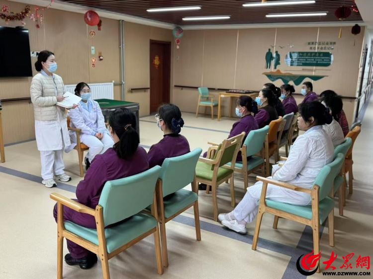 九游会J9网站：山东健康益寿光年济宁颐养中心健全技能培训体系打造有温度的养老院(图1)