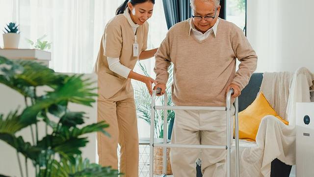 避免“一人住院全家忙”免陪照护让病人更有“医”靠(图4)