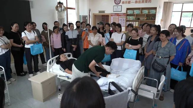 强州府·看楚雄开展“楚姐姐”技能培训赋能家政新力量(图2)
