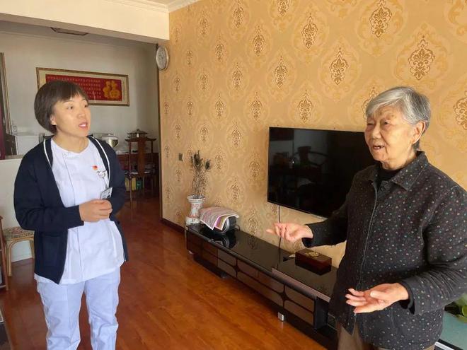 九游会J9网站：行业动态丨75岁老人的护理新体验：手机下单护士上门！(图2)