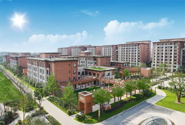 九游会J9网站：2025年7月必看!上海高性价比养老社区价格大揭秘哪家更适合你？(图1)