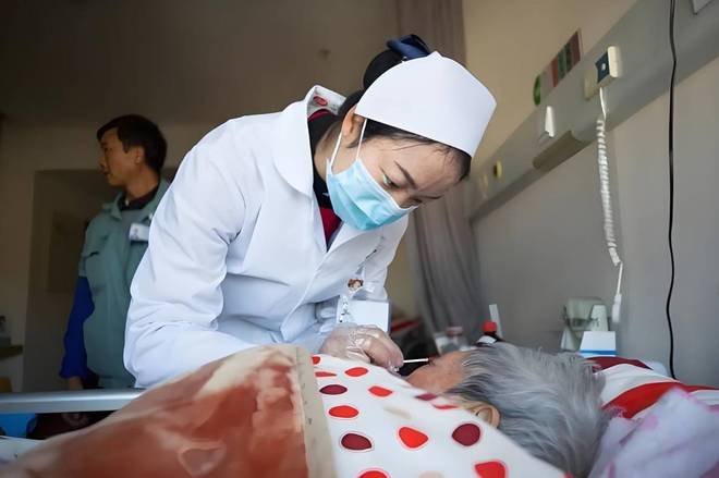 智慧养老如何破解护理难题？(图2)