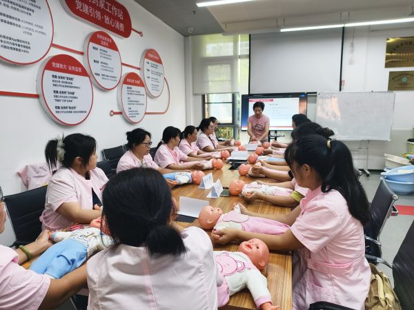 助就业惠民生“鹅宝计划重庆铜梁劳动者帮扶点”成立(图1)