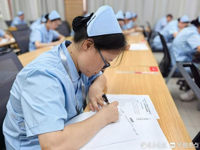 九游会J9网站：从“背步骤”到“解心事”！从“照护答卷”看济南养老人才蜕变(图2)