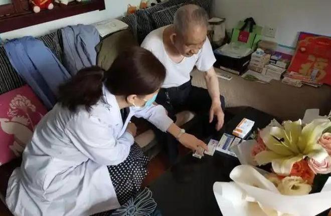九游会J9网站：“网约护士”曝光亲自上门服务一次几百块有人4年接3000单(图16)