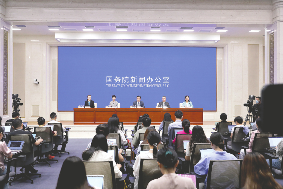 中国居民人均预期寿命达到79岁(图1)