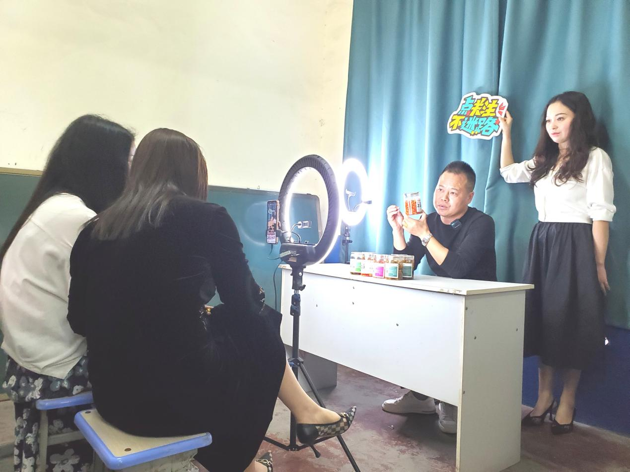 学门手艺日子甜！湖南衡阳县超万人参加职业技能培训(图2)