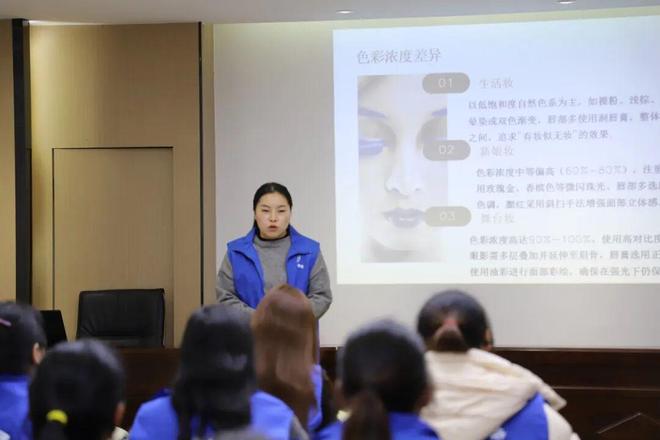 打通培训就业新通道！通川区举行2025年劳务品牌培训“招聘进课堂”活动(图3)
