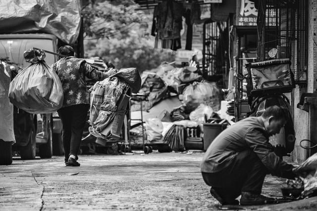 住家保姆的假日游荡在街头(图5)