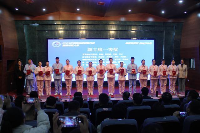 九游会J9网站：河南举办家政服务业职业技能大赛227名选手同台竞技(图2)