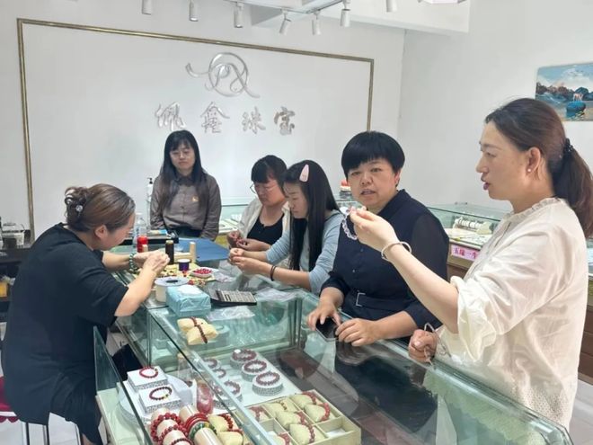 看基层丨二师铁门关市妇联为3784名女性创业就业提供真金白银扶持精准有效培训(图2)