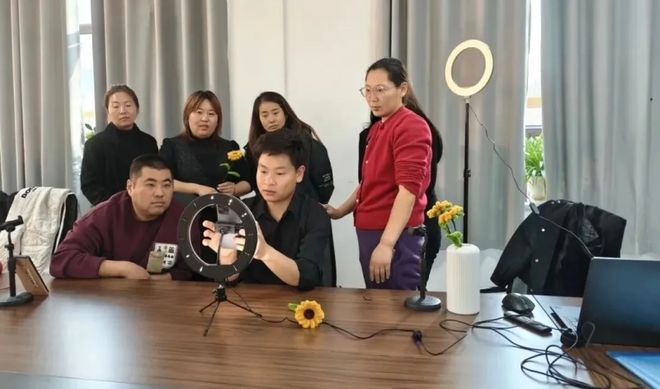 看基层丨二师铁门关市妇联为3784名女性创业就业提供真金白银扶持精准有效培训(图3)