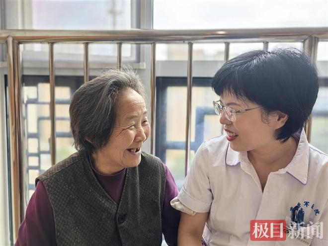 她曾为400多位孤寡老人遗体化妆送行如今带领志愿团队服务老人超20万人次(图1)