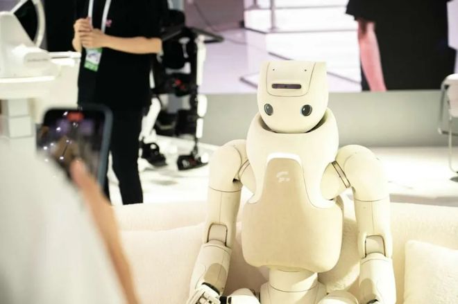 九游会J9网站：硅谷还在「卷PPT」中国机器人大军上岗！看呆歪果仁(图15)