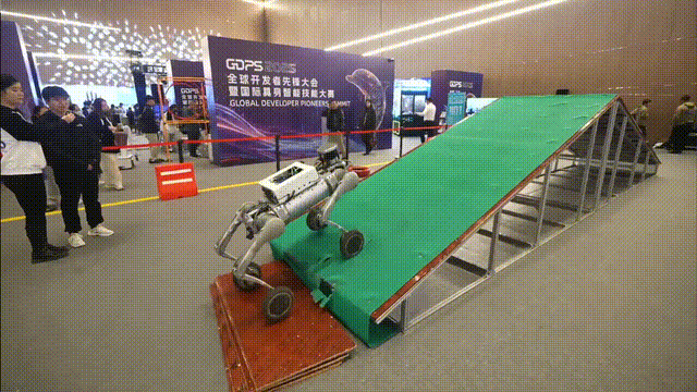 九游会J9网站：硅谷还在「卷PPT」中国机器人大军上岗！看呆歪果仁(图23)