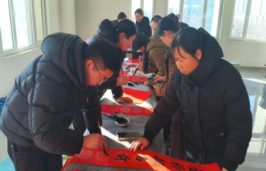 北集坡街道：春满年味浓邻里共温情(图1)