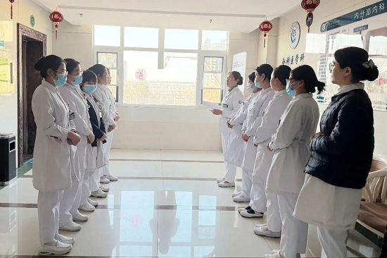 山东省第一康复医院内分泌科联合风湿免疫·老年病科开展住院患者低血糖昏迷应急预案演练(图1)